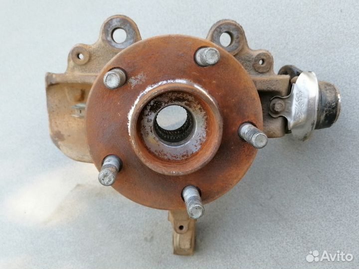 Кулак поворотный передний правый для Ford Focus II