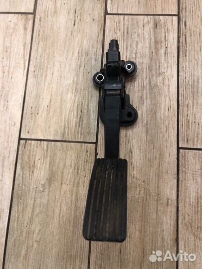 Педаль газа Mitsubishi Outlander XL 2.4 2008