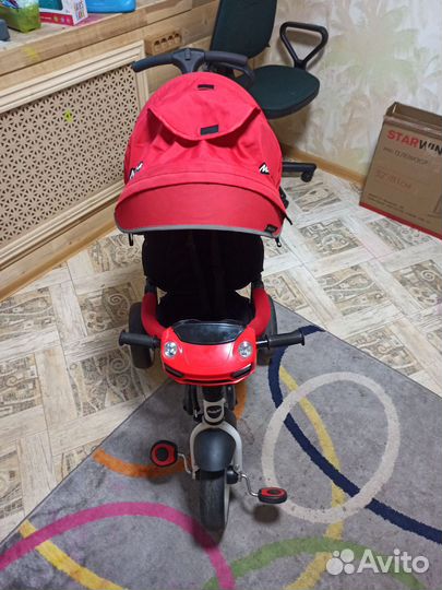 Детский велосипед с ручкой