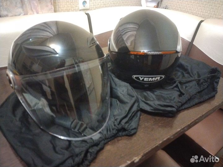 Продам два защитных мотоциклетных шлема
