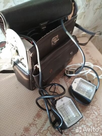 Фотовспышка профессиональная