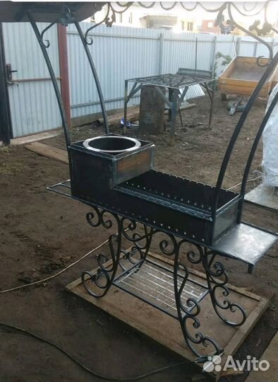 Мангал кованный с крышей