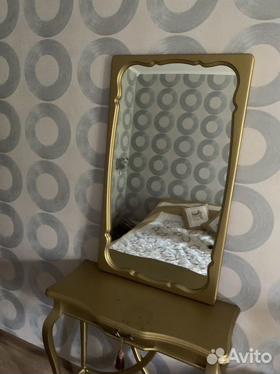 Консольный стол с зеркалом