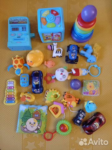 Детские игрушки пакетом и коврик пазл