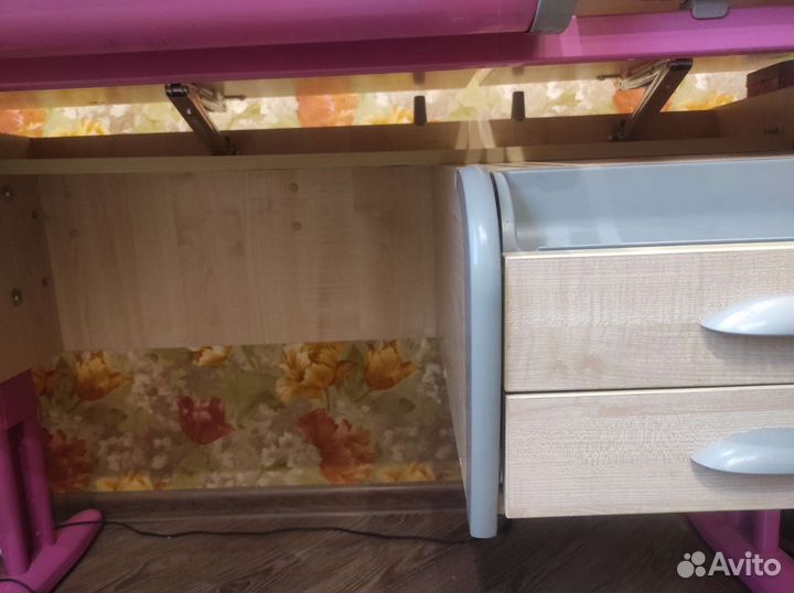 Детский письменный стол