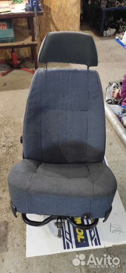 Передние сиденья волга