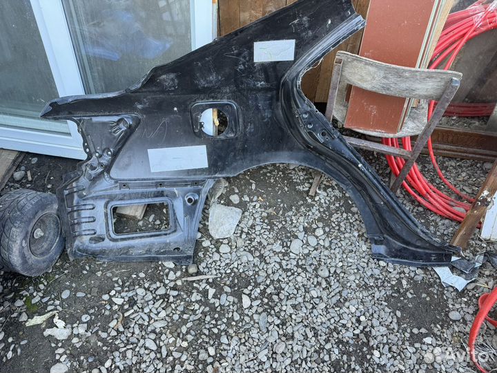 Крыло заднее левое toyota camry 40