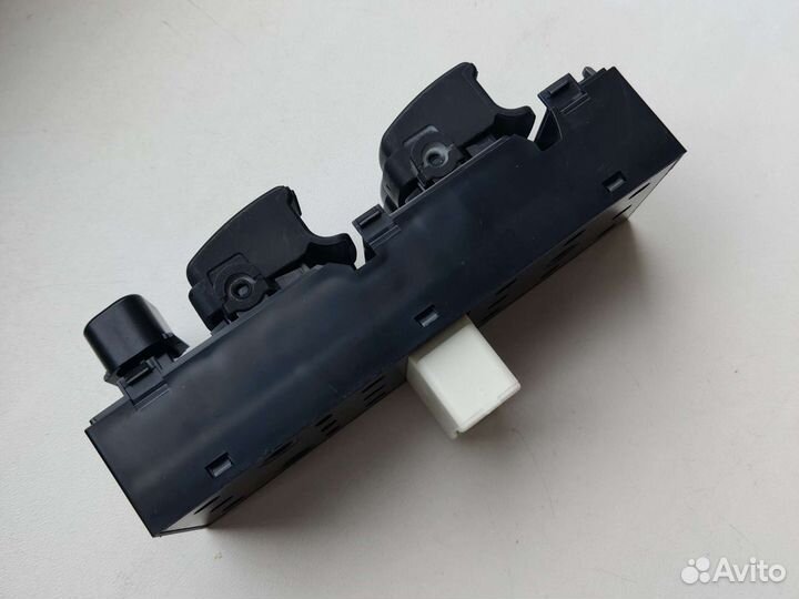 Блок кнопок стеклоподъемника Hyundai Getz