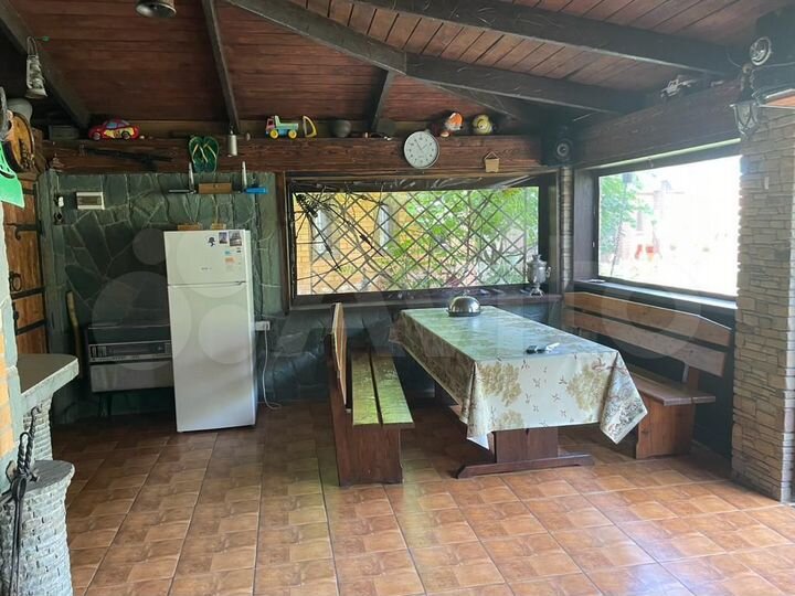 Коттедж 180 м² на участке 6 сот.