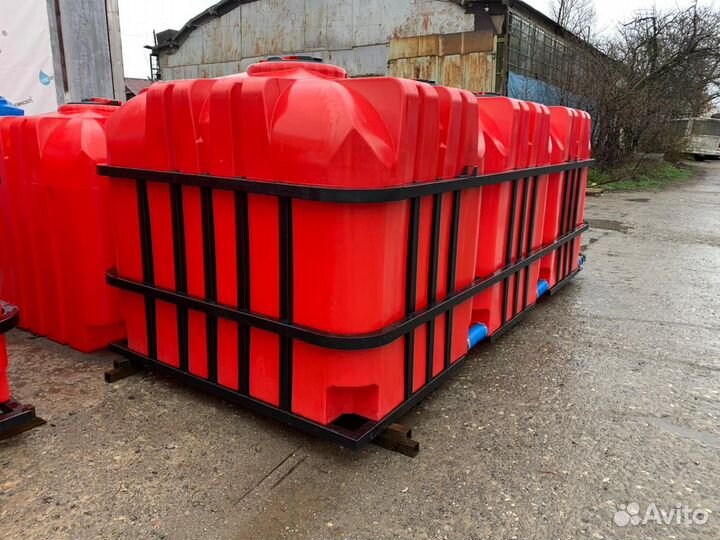 Емкость пластиковая для перевозки в обрешетке