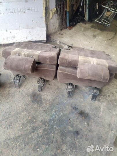 Сиденье второго и третьего ряда