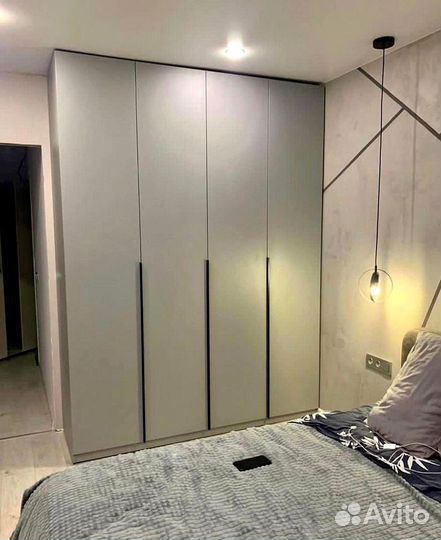 Современные шкафы распашные на заказ