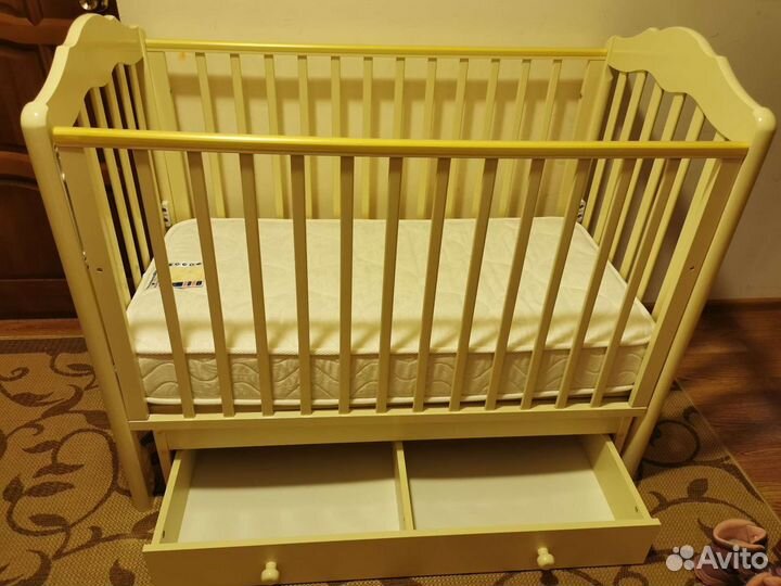 Детская кроватка