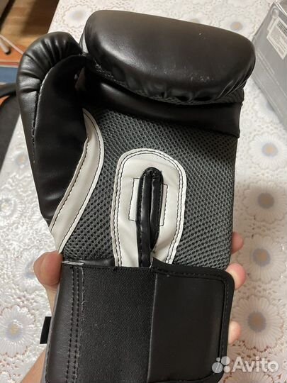 Боксерские перчатки 12 oz Everlast