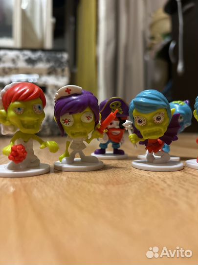 Фигурки Зомбаки