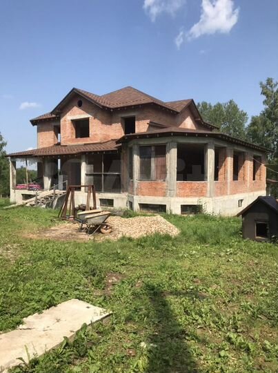 Дом 600 м² на участке 74 сот.