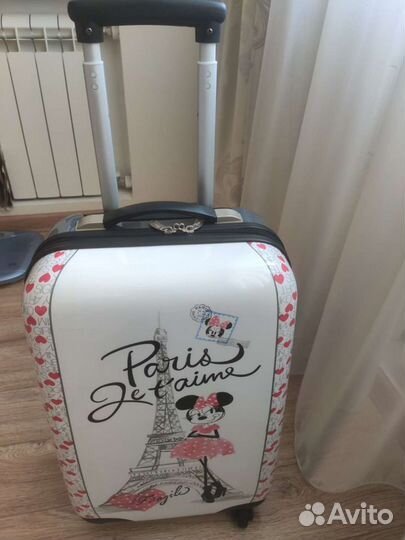 Чемодан на колесах детский