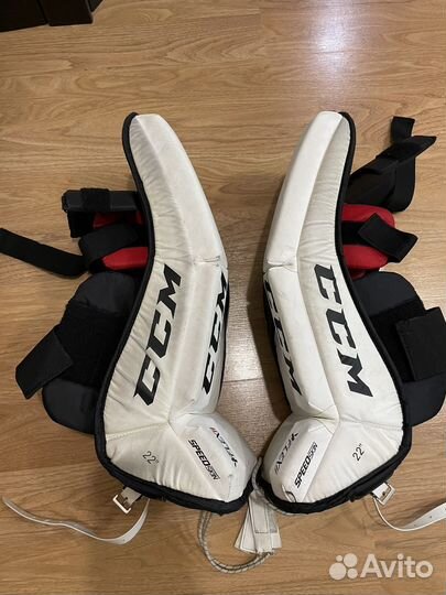 Щитки хоккейного вратаря CCM 22