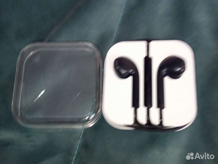 Наушники с проводом