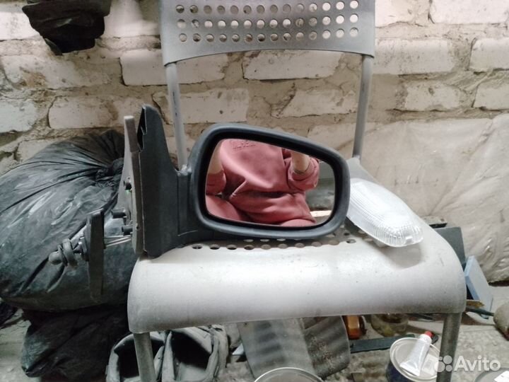 Зеркало правое