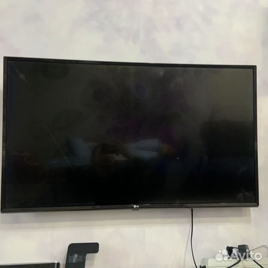 Телевизор LG SMART tv 43