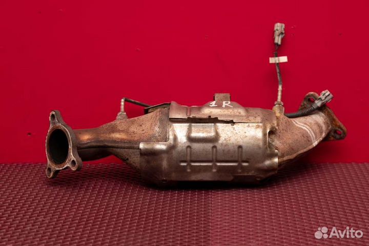 Катализатор передний правый Toyota Land Cruiser