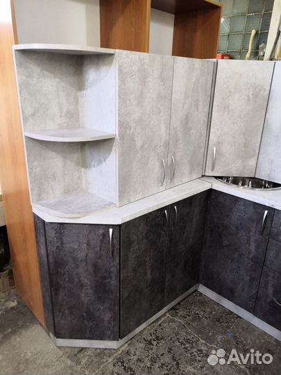 Кухонный гарнитур новый в наличии