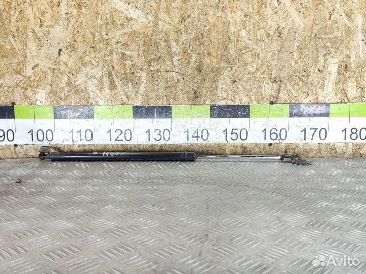 Амортизатор двери багажника Toyota Corolla e10