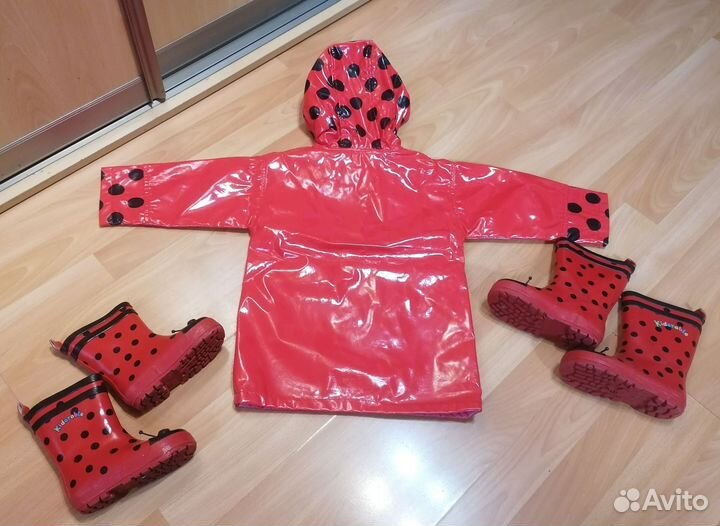 Плащ и сапоги резиновые