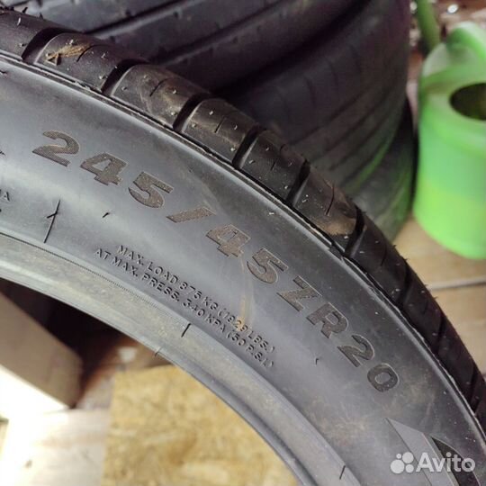 Tracmax X-Privilo TX3 245/45 R20