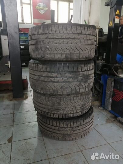 Pirelli P Zero Winter 245/35 R21 и 305/30 R21 100V