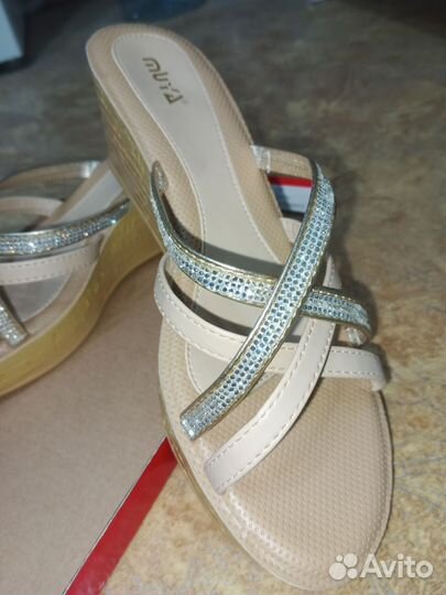 Босоножки женские