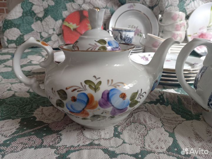 Тарелки сервиз чайник