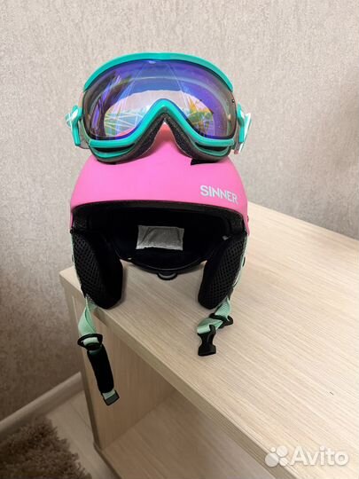 Комплект горных лыж