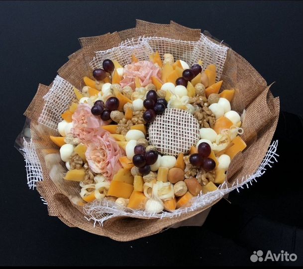 Букет из орехов с сыром, ореховый букет