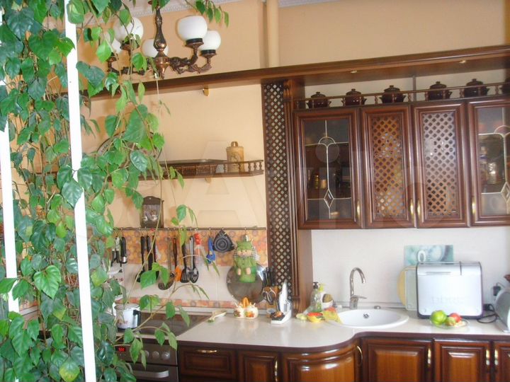 Коттедж 178 м² на участке 10 сот.