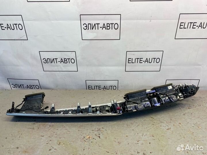 Накладка торпеды Bmw 5 G30 2.0 2021