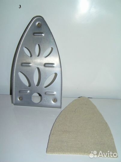 Утюги и подставка под утюг времён СССР