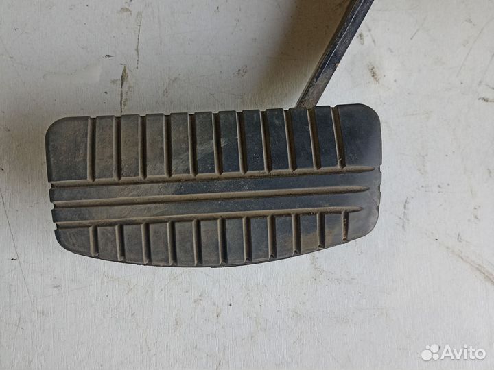 Педаль тормоза mitsubishi galant 9