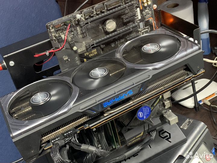 Saphire nitro + radeon RX vega 56 8Gb