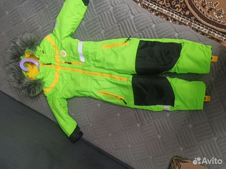 Зимний комбинезон для девочки