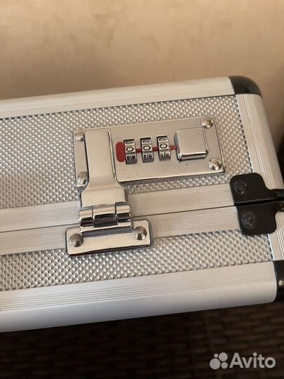 Кейс с деньгами