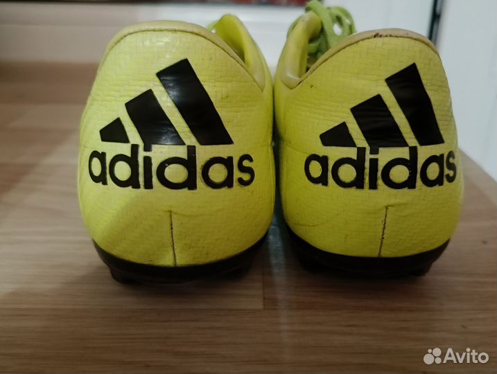 Футбольные бутсы adidas x15.4t