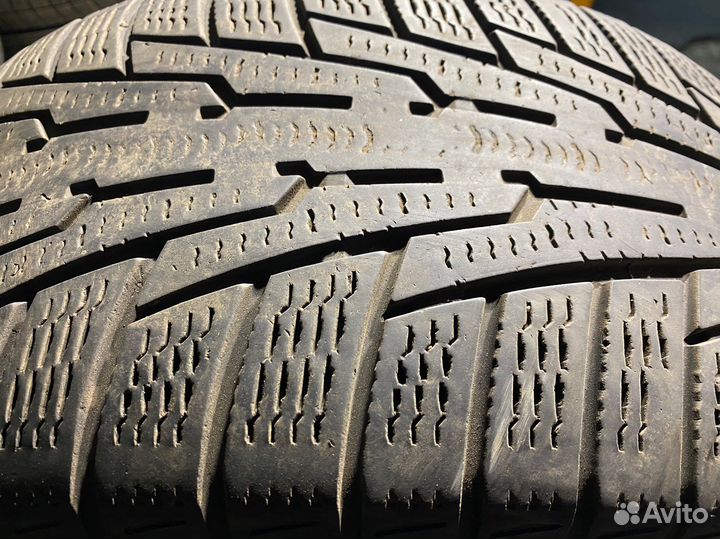 Nokian Tyres Hakkapeliitta R 225/55 R16 99R