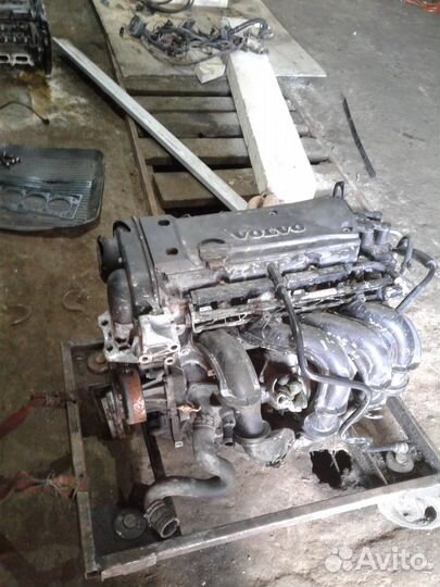 Двигатель вольво S40,модель В4164S3