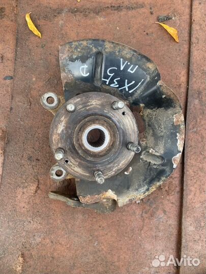 Кулак передний правый Hyundai IX35