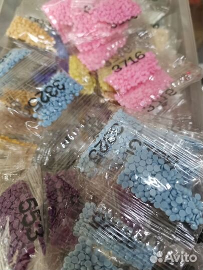 Стразы для картин.Алмазная мозаика