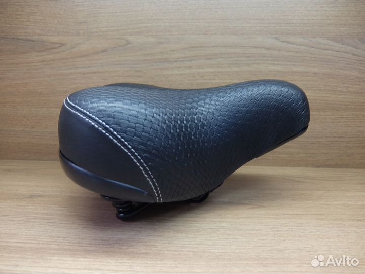 Седло широкое на пружинах