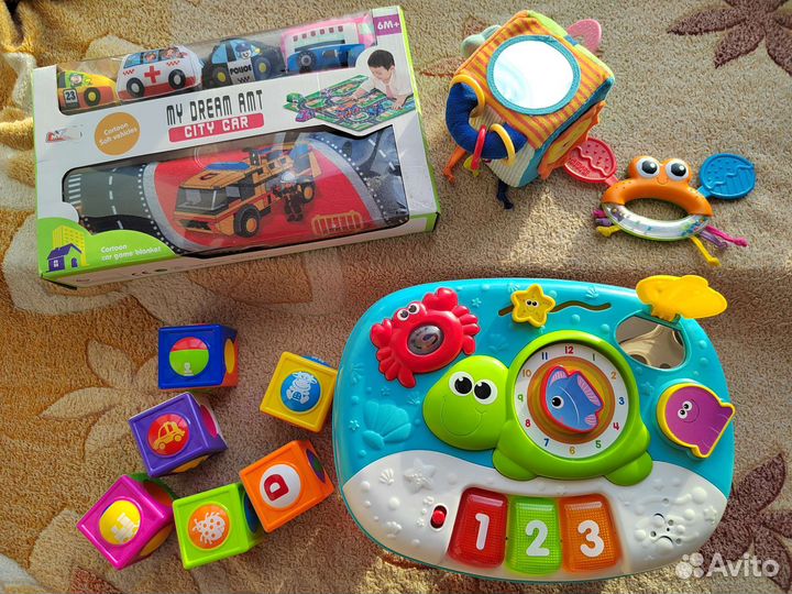 Муз столик, коврик с машинками, кубики, развивающ