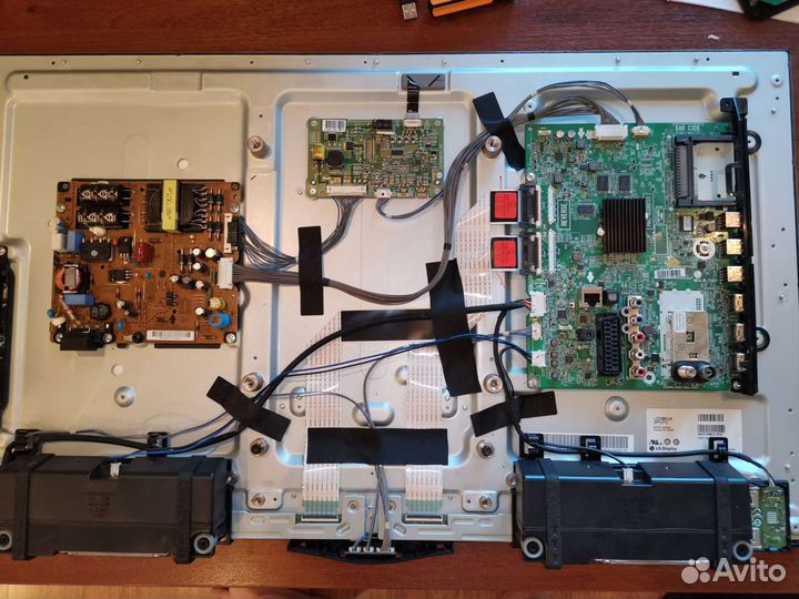 Телевизор LG 32LA660V в разбор